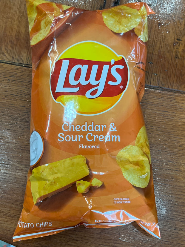 Lays Cheddar & Sour Cream